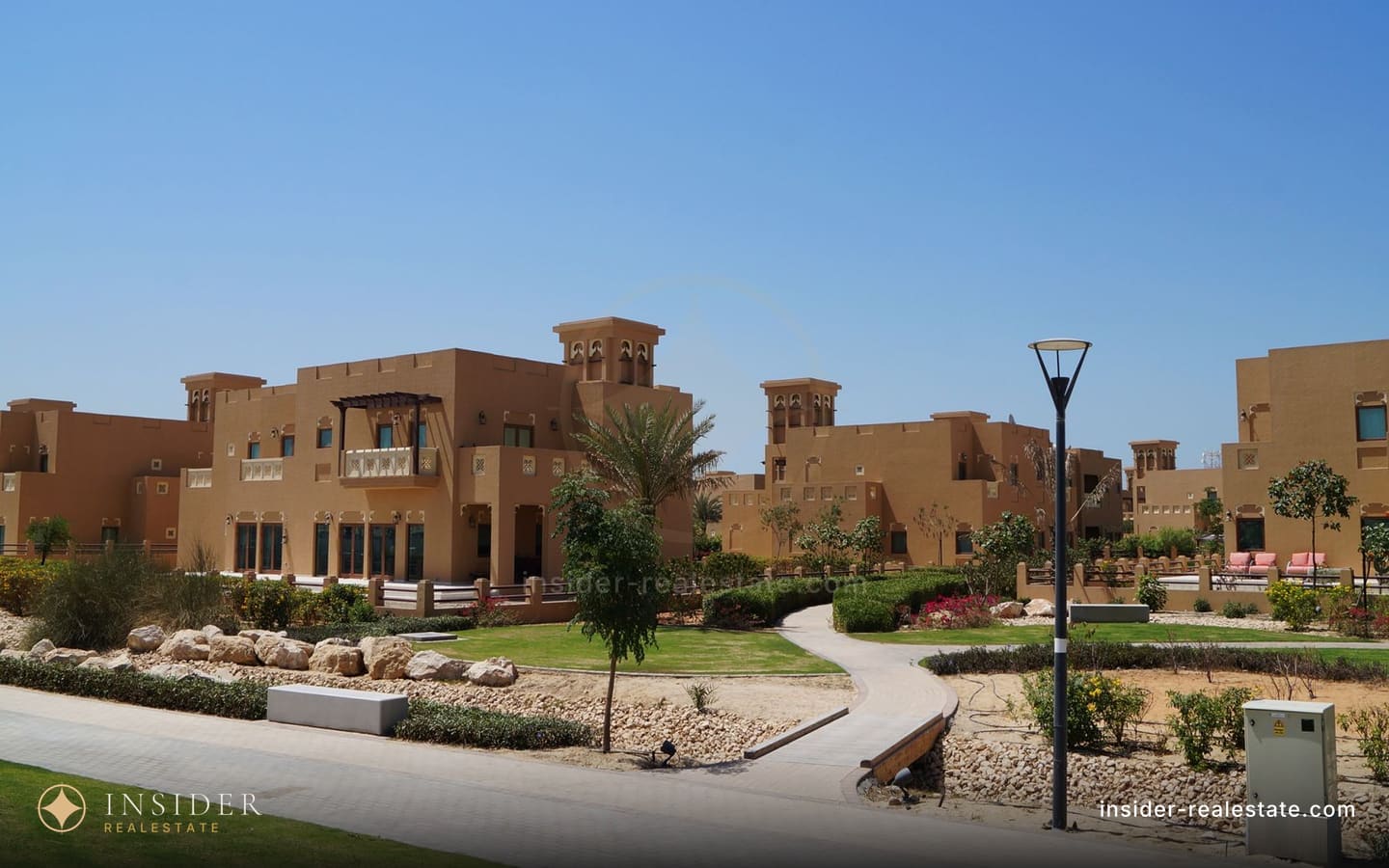 Azizi Plaza